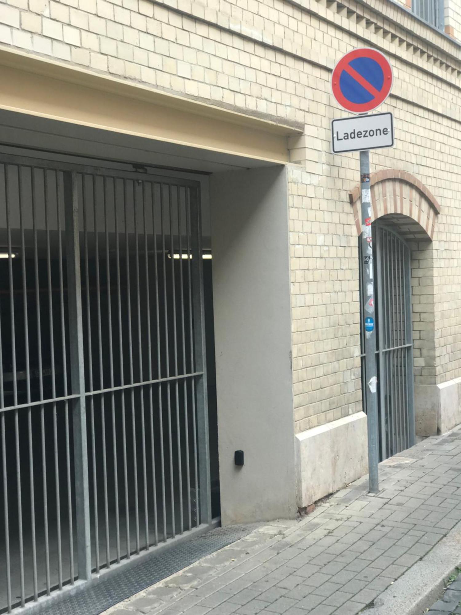 Moderne Galeriewohnung Mit Balkon Und Stellplatz Am Wenigemarkt Erfurt Exterior photo